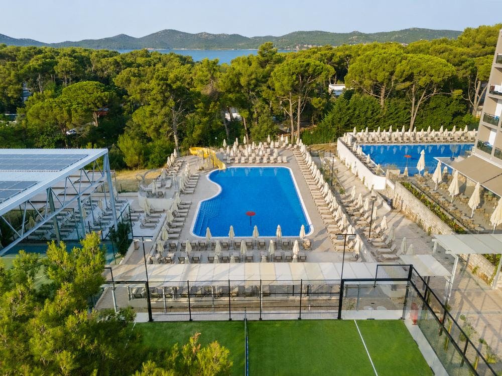 Family Hotel Adria - Obiteljska all inclusive jesen u Dalmaciji
